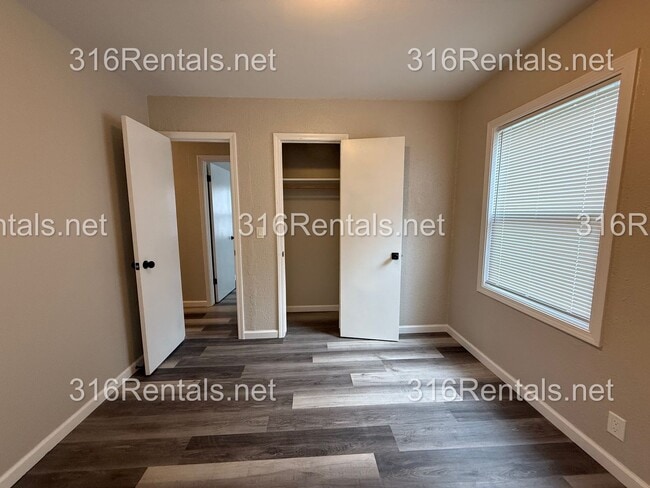 Building Photo - $1200 - NEWLY REMODELED 4 bedroom / 1 bathroom - Single Family Home