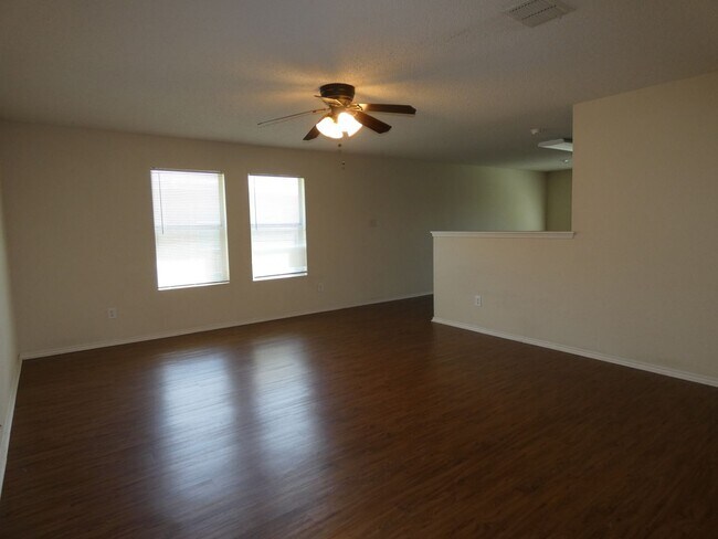 Building Photo - 6920 Meadow Way Ln
