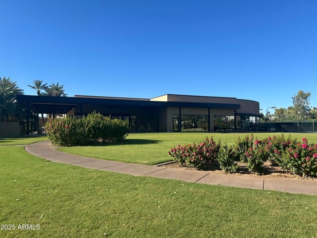 Building Photo - 7760 E Gainey Ranch Rd