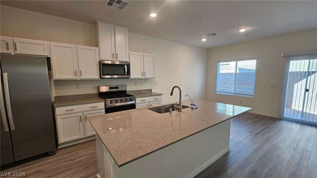 Building Photo - 9986 S Ullom Dr