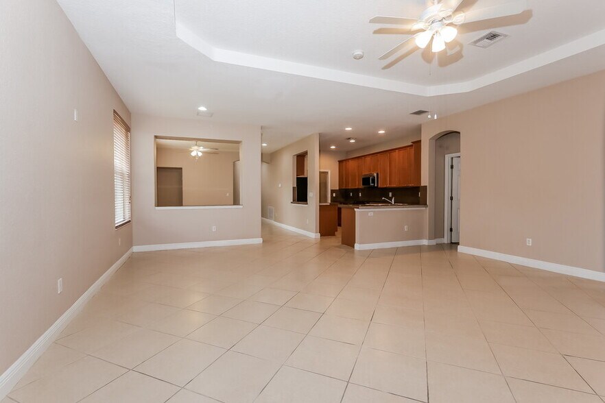 Building Photo - 4312 N Magnolia Cir