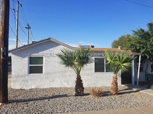 Building Photo - 1229 E Mountain View Rd