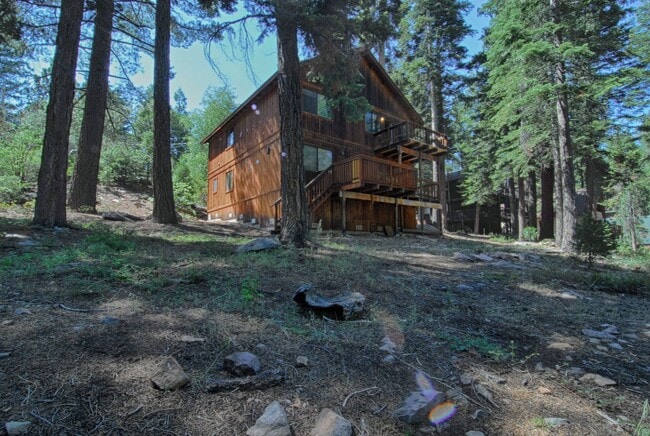Building Photo - LONG-TERM RENTAL: Upper Floor Unit in Duplex with Washer/Dryer & Wood Stove!
