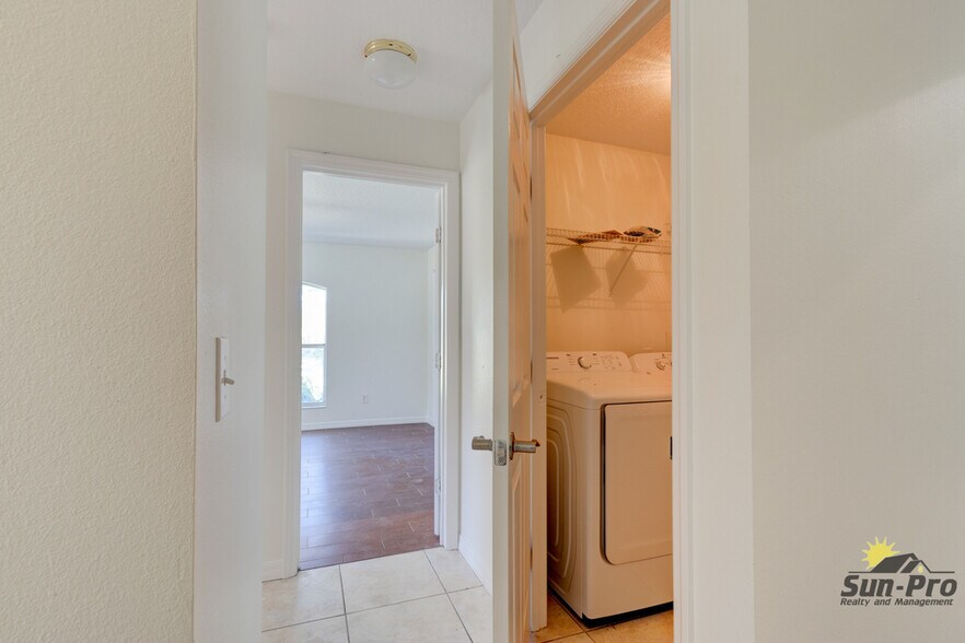 Building Photo - 5505 W Magnolia Ave