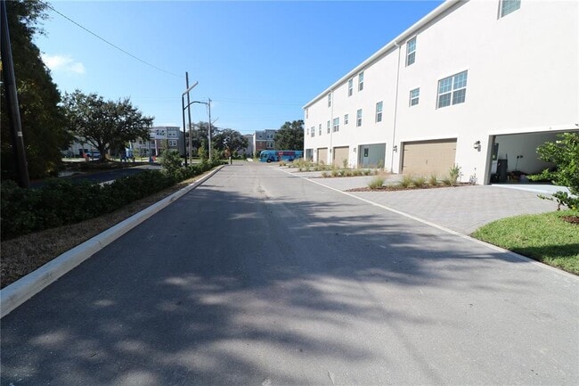 Building Photo - 4510 S Manhattan Ave