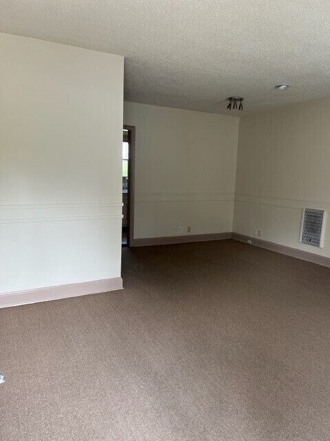 Building Photo - Berry Hill Commercial Property