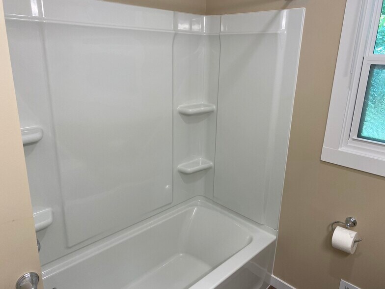 Bathroom - 10610 Johnson Cir