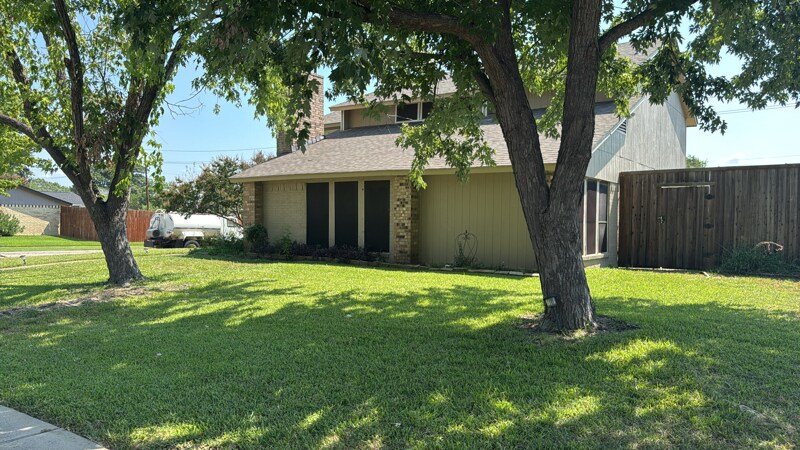 Building Photo - 1604 Elk Grove Dr