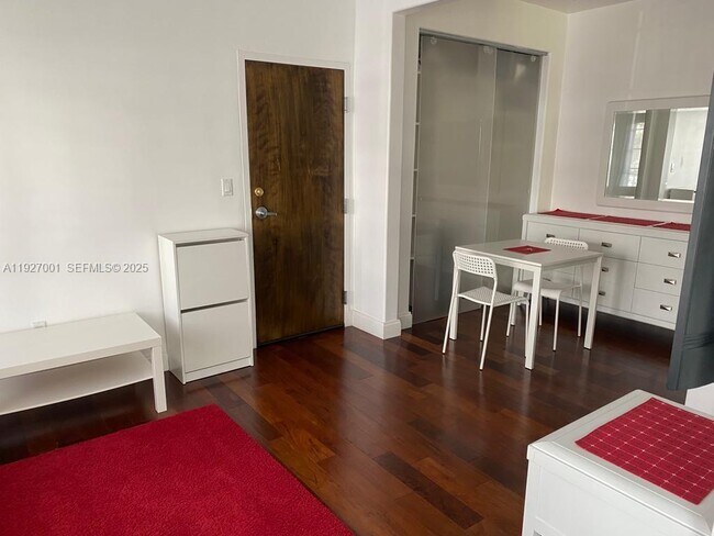 Building Photo - 526-515 15th St