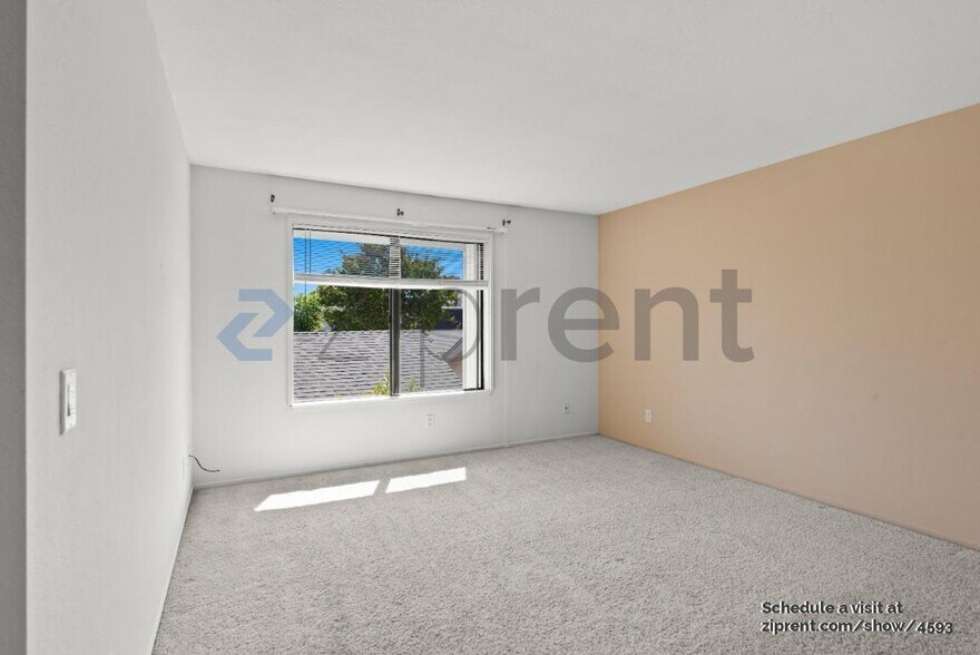 Building Photo - 11051 Firethorne Dr