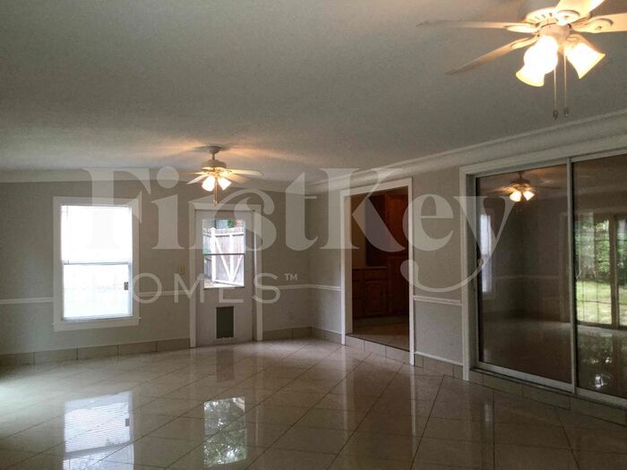 Building Photo - 7654 Balmy Ct