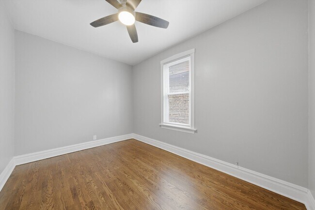 Building Photo - 5032 S Kolin Ave