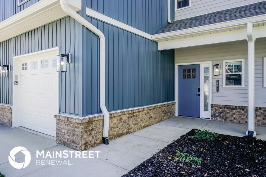 Building Photo - 2058 N Sarah Dr