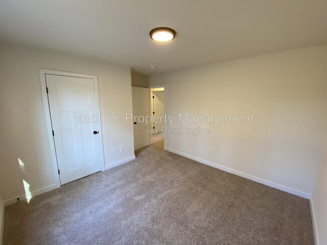 Building Photo - 170 Forest Grove Rd