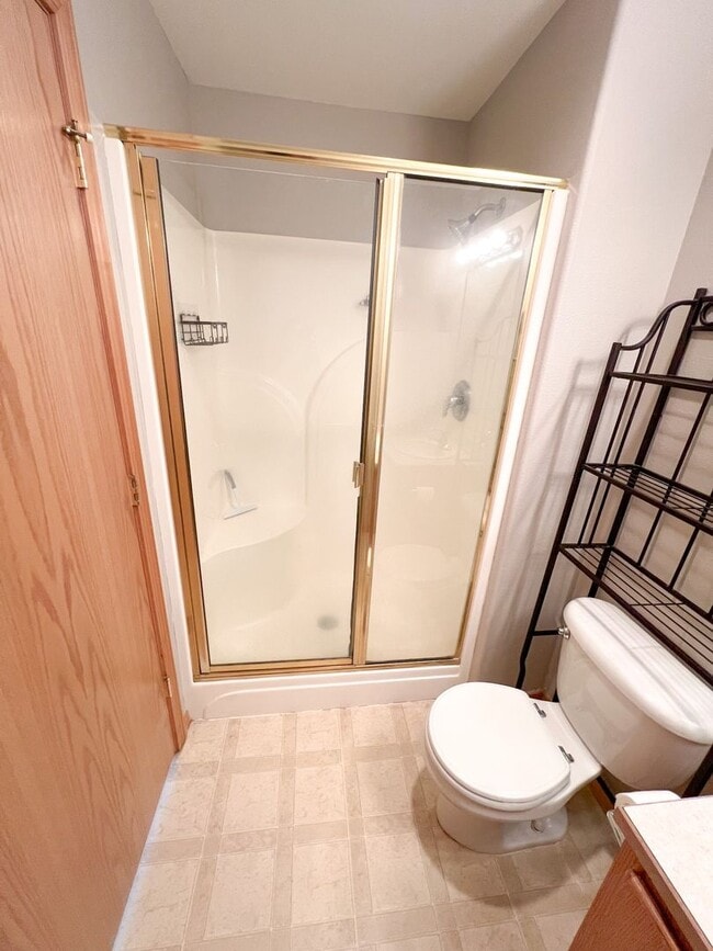 Building Photo - Three Bedroom, Two Bath House in Southview