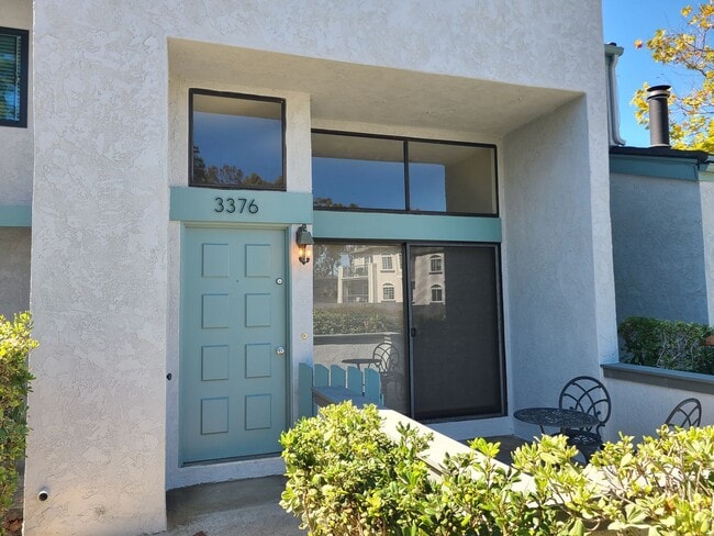 Building Photo - Spacious and remodeled 2 Bed 2.5 baths in ...