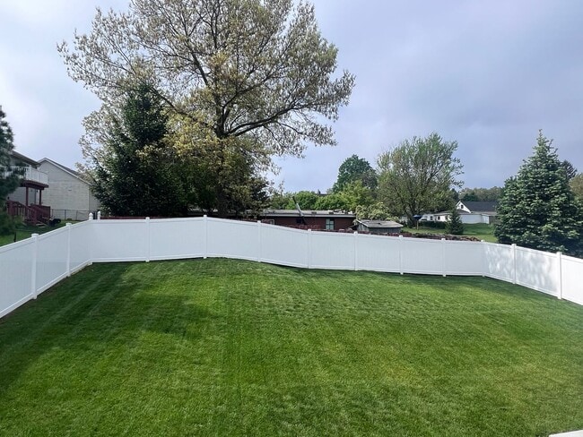 Building Photo - 1664 Northbend Dr NE