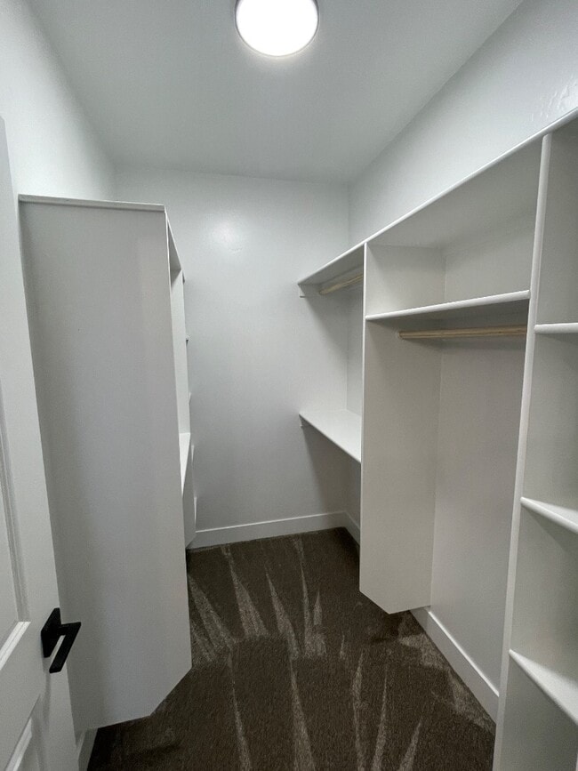 Building Photo - 2011 18th St