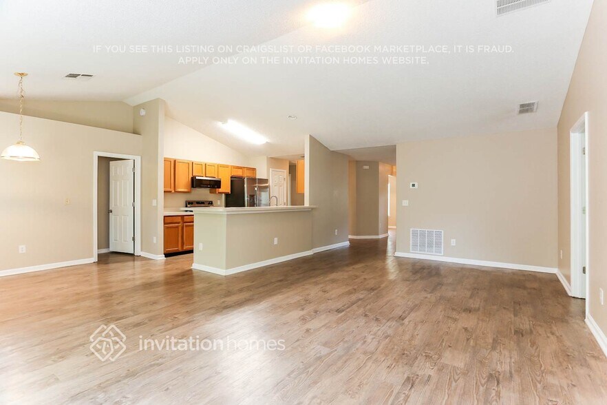 Building Photo - 10939 Apple Blossom Trail E