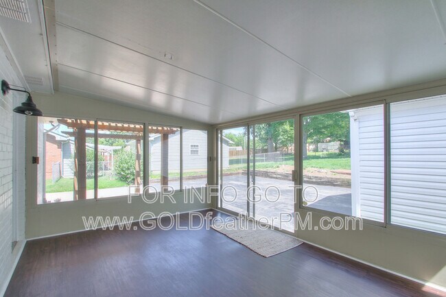 Building Photo - 3025 Blackwood Dr