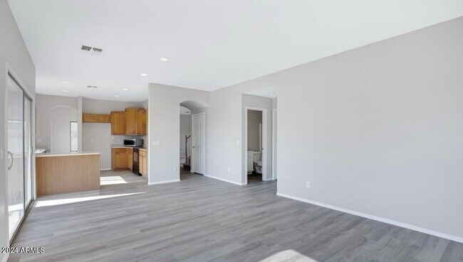 Building Photo - 12821 W Weldon Ave