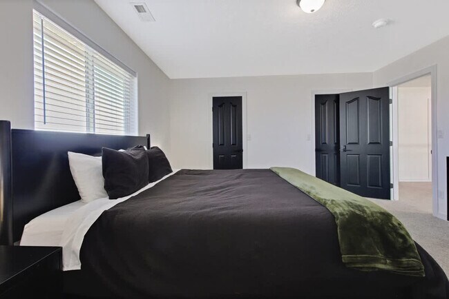 Building Photo - 4611 S Merrivale Pl