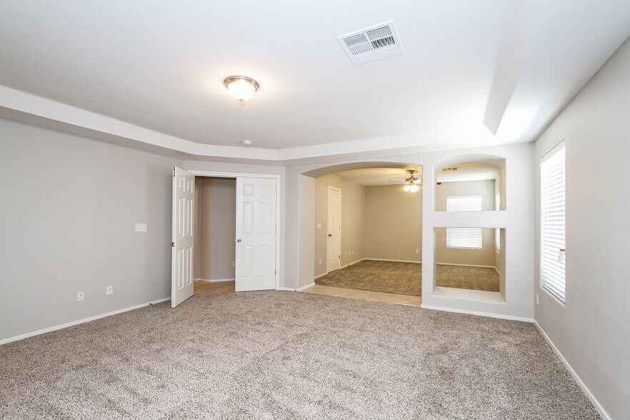 Building Photo - 132 Rolling Cove Ave