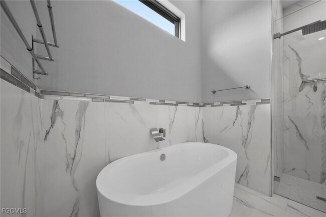 Building Photo - 1201 SW 8th Pl