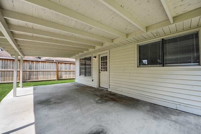 Building Photo - 14235 Rosetta Dr