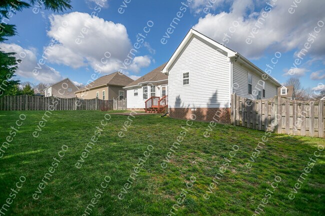 Building Photo - 1105 McDonough Cir