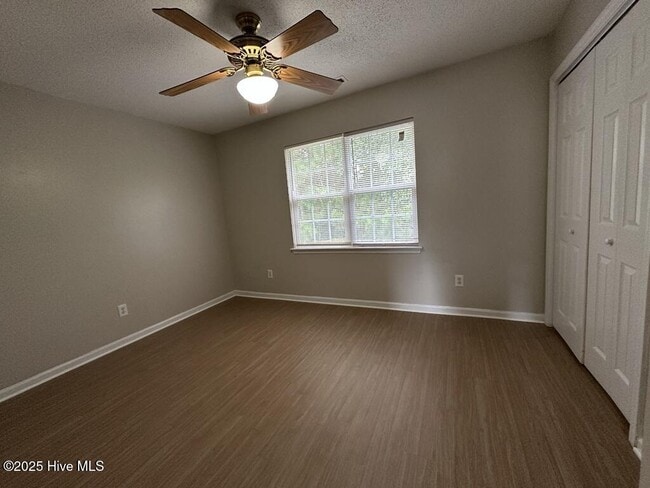 Building Photo - 1059 W Pueblo Dr