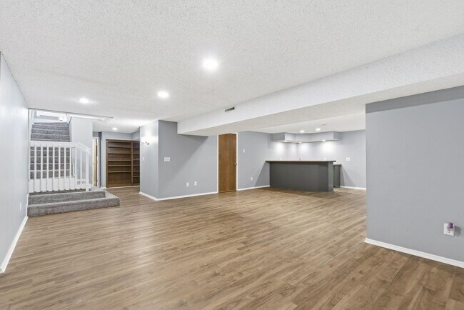 Building Photo - 3460 E Catalpa St