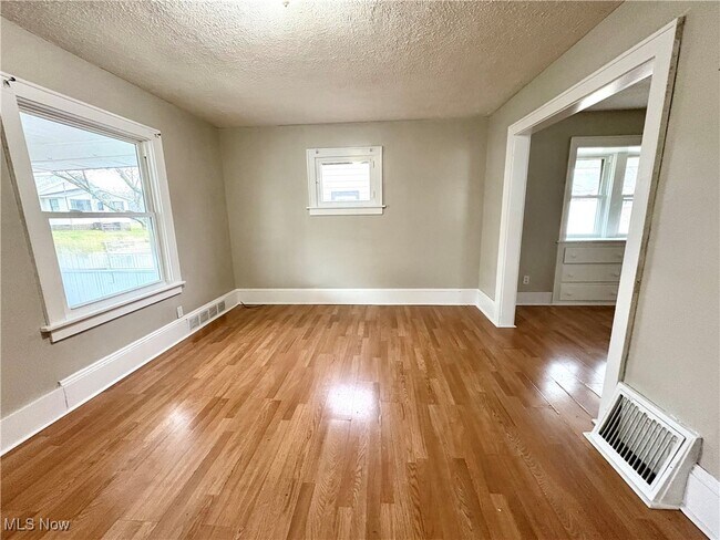 Building Photo - 1174 Tampa Ave