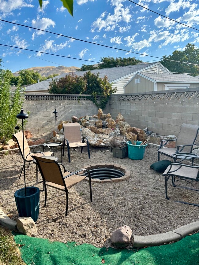 Building Photo - 1146 Taffeta Dr