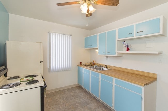 Kitchen - Weber Terrace Apartments