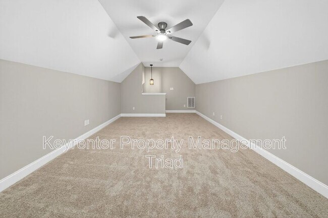 Building Photo - 1153 Hawick Dr