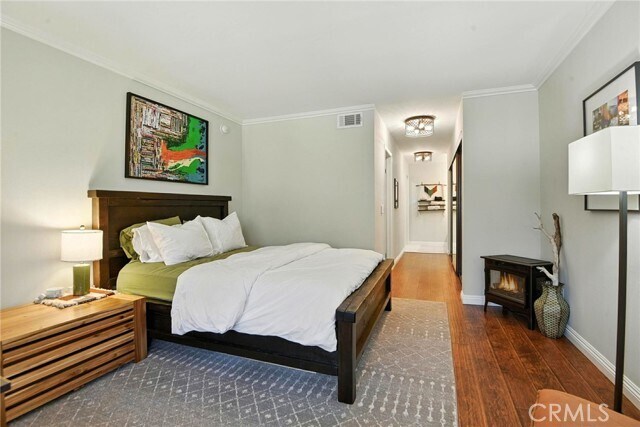 Building Photo - 8828 Pershing Dr