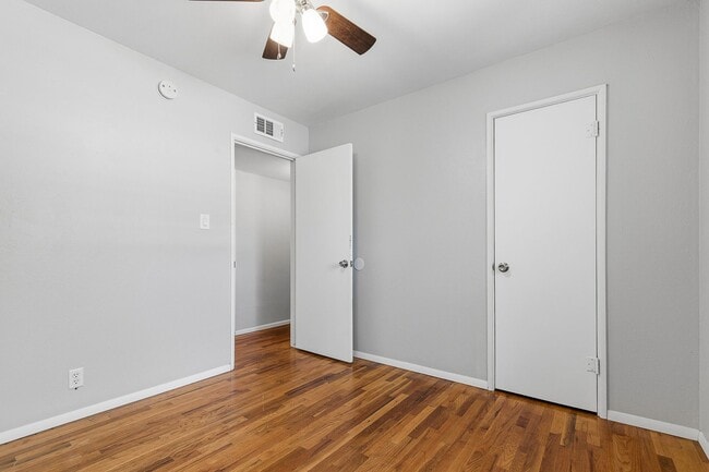 Building Photo - 3 Bedroom 2 Bath Conveniently Located House!