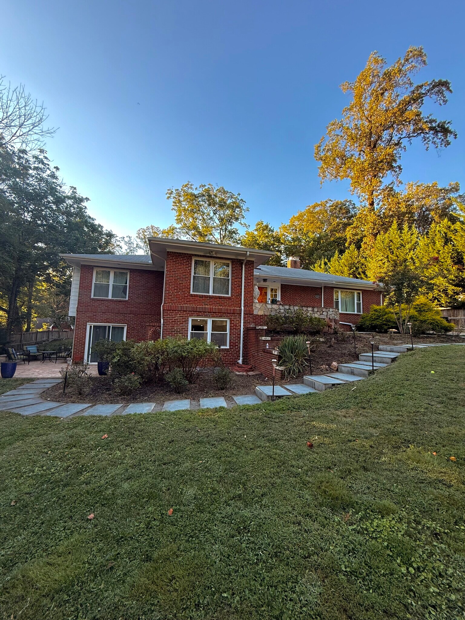 Building Photo - 19 Thomas Dr
