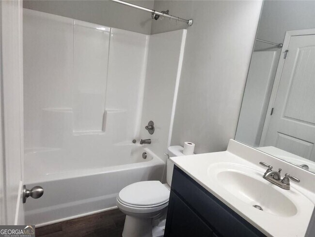 Building Photo - 270 Kestrel Cir