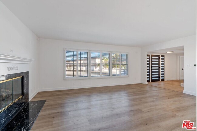 Building Photo - 15974 Tobin Way