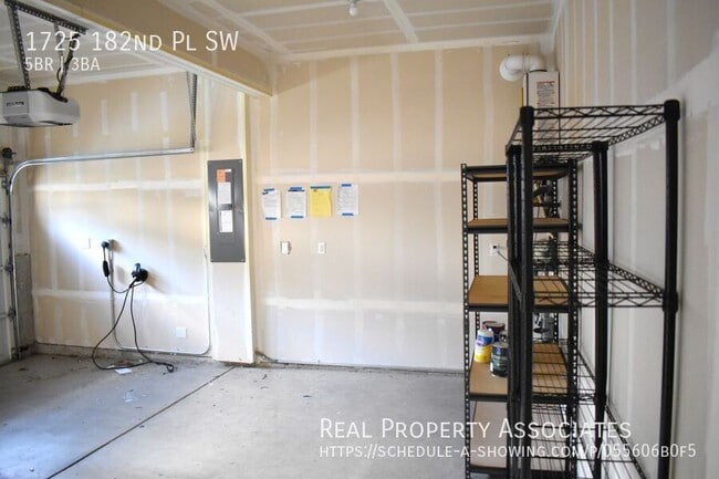 Building Photo - 1725 182nd Pl SW