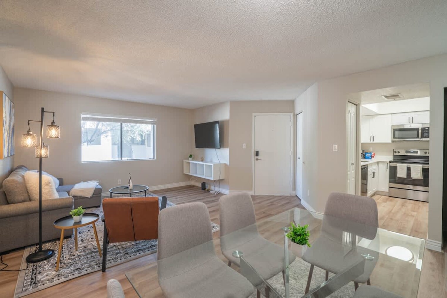 Building Photo - 8550 E McDowell Rd