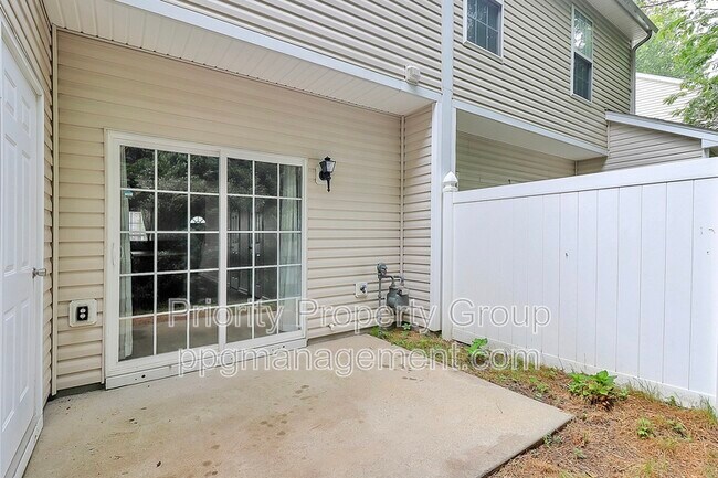 Building Photo - 3055 Golden Dale Ln
