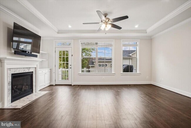 Building Photo - 3016 20th St S