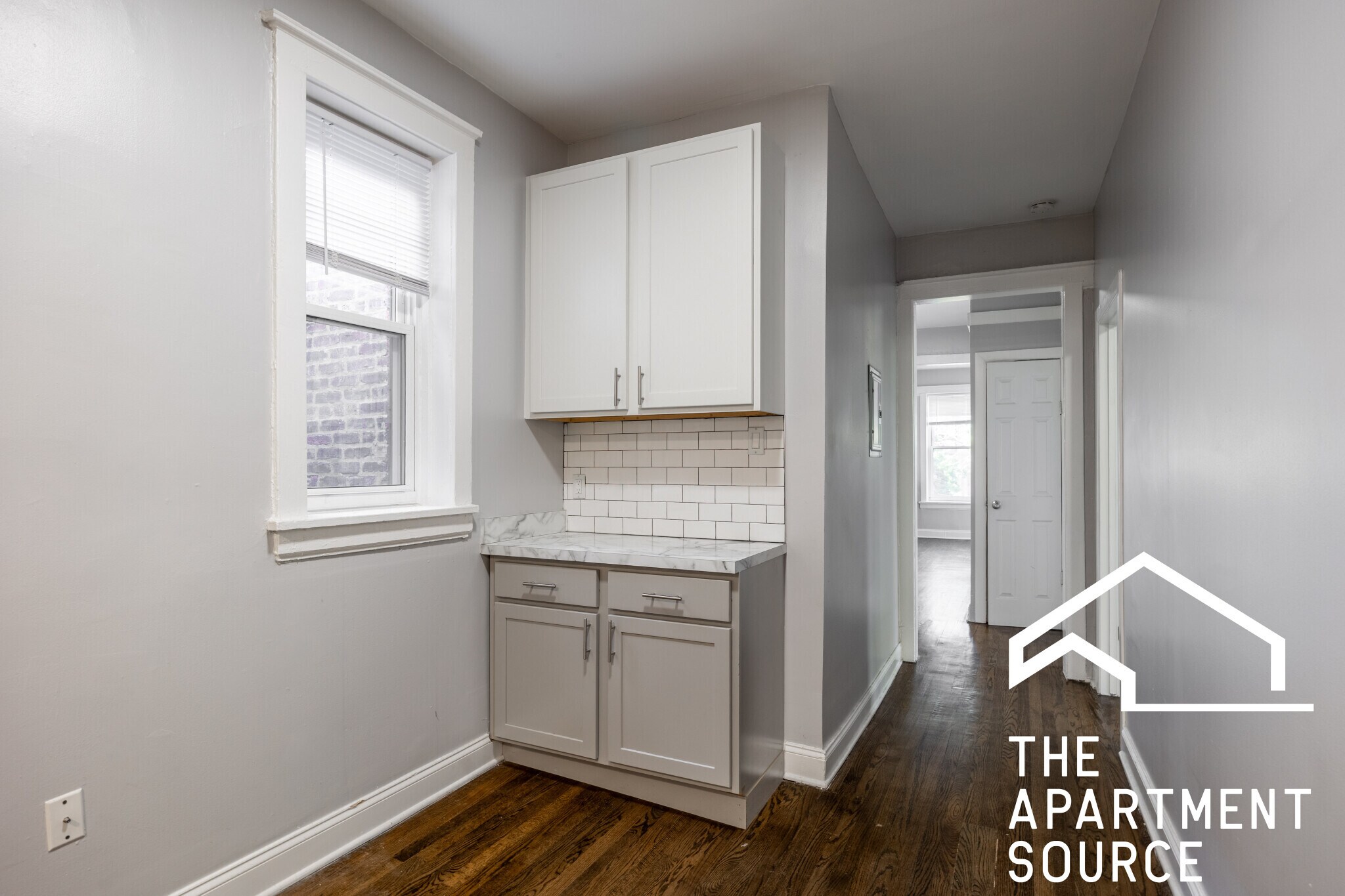 Building Photo - 6259 N Lakewood Ave