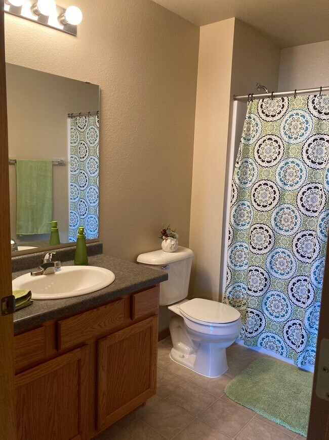 Building Photo - Beat the Spring Rush! Get Your 2 Bedrrom Apartment Secure for April!