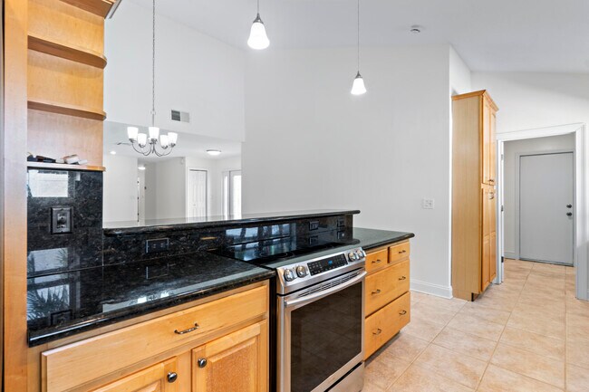Building Photo - 4545 Brandywine Dr