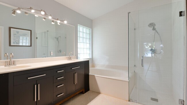 Building Photo - 10789 Barque Ct