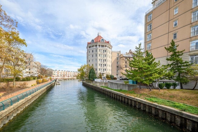 Building Photo - 207 Shearwater Ct W